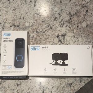 BUNDLE Blink Video Doorbell and 2 Mini Blink Plug-in Smart Security Cameras